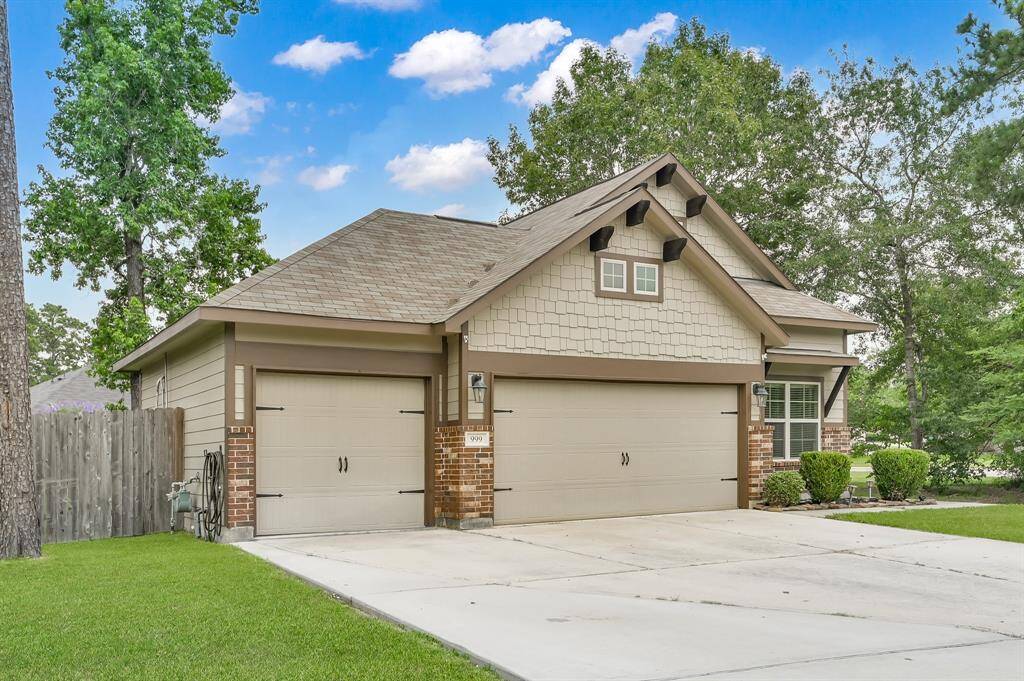 3 Car Garage