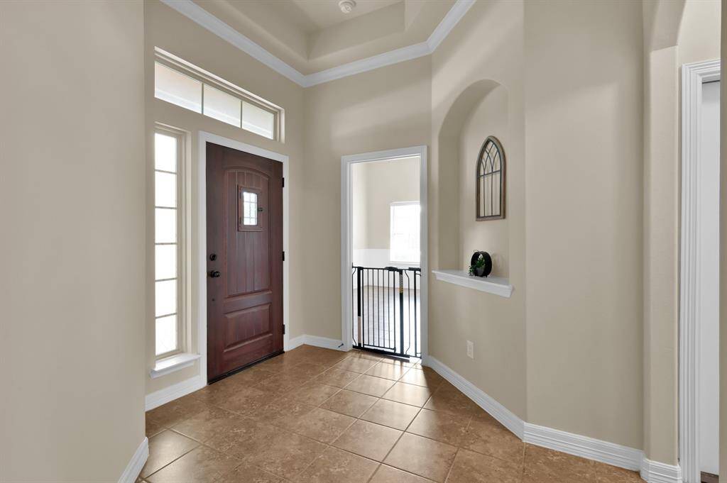 Flex Room/Office Space just off of the Foyer