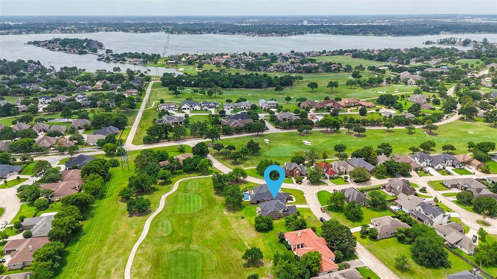 Nestled in the vibrant Bentwater community near Lake Conroe, this beautifully designed home offers luxury living with access to world-class amenities—all just moments from Lake Conroe.