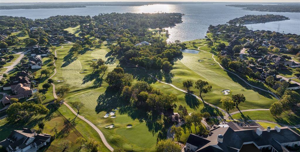 Play a round on the championship golf course, where stunning lake views provide the perfect backdrop for your game.