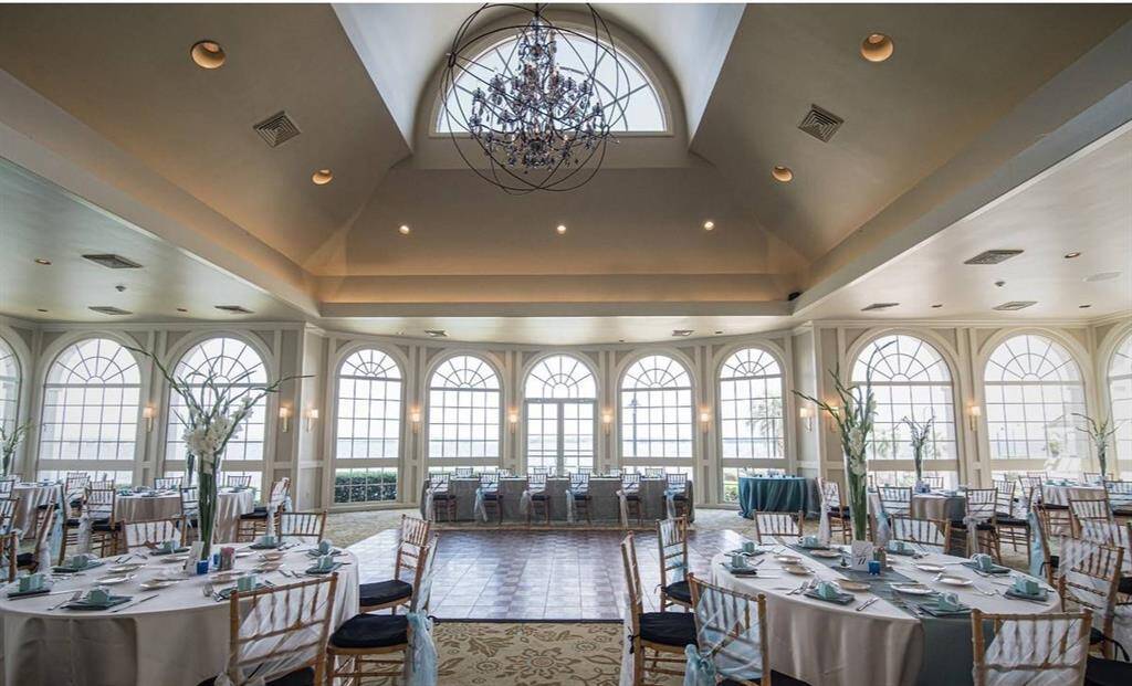Host memorable gatherings in Bentwater’s luxurious event spaces—perfect for celebrations, meetings, or simply socializing in style.