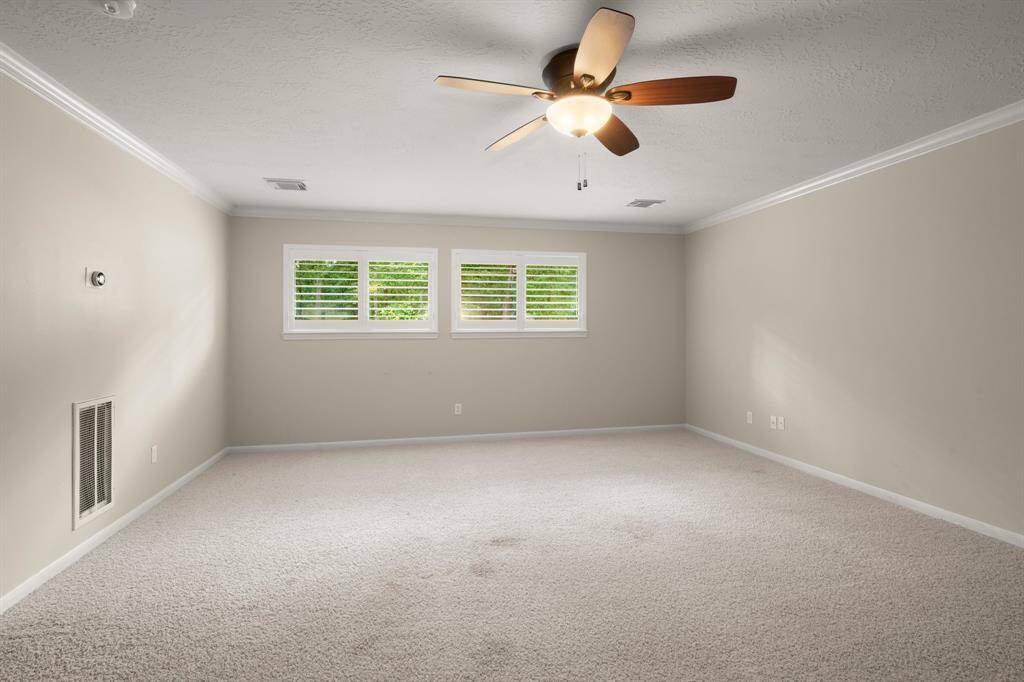 Full bathroom in garage apartment.