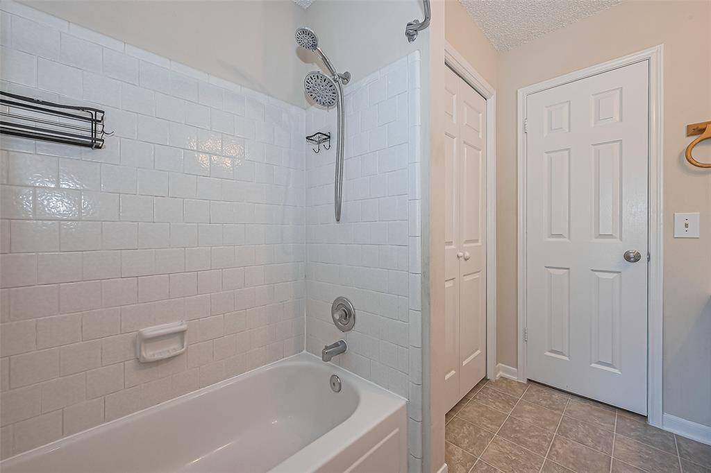 Another view of the secondary bathroom.