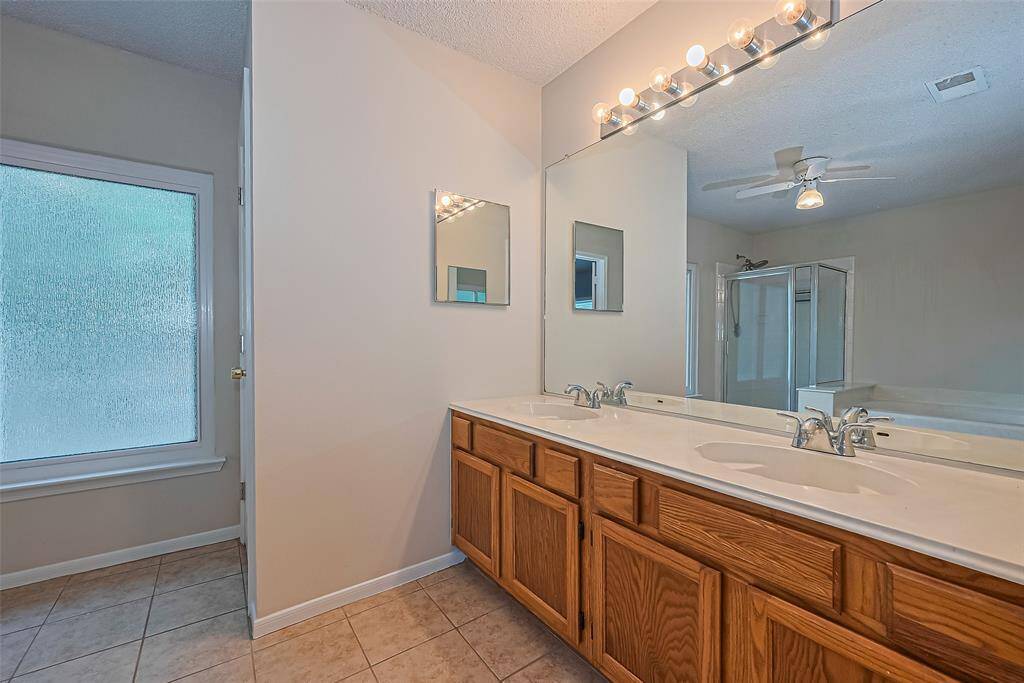 Double sinks make getting ready a breeze.