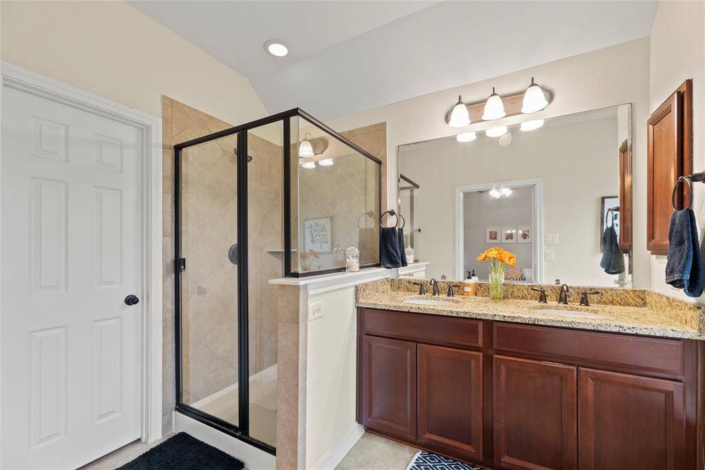 Primary ensuite with separate shower.....