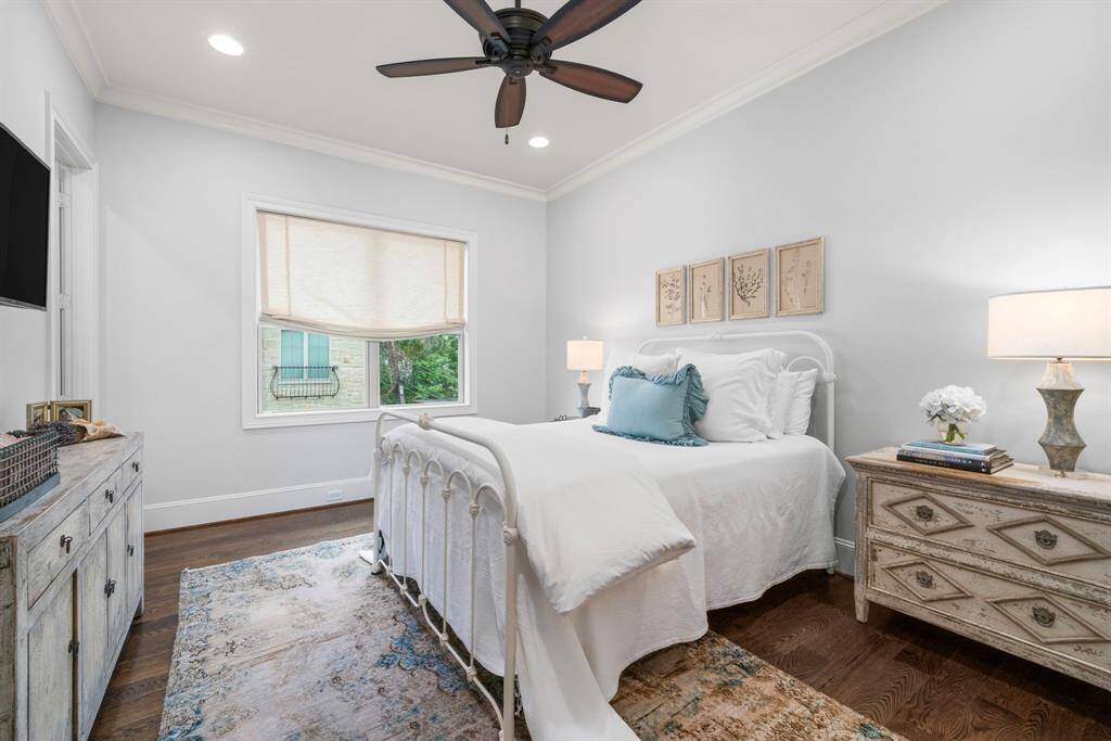 SECOND BEDROOM - Generously sized second bedroom located upstairs with an en-suite bathroom.  Perfect for family or guests.