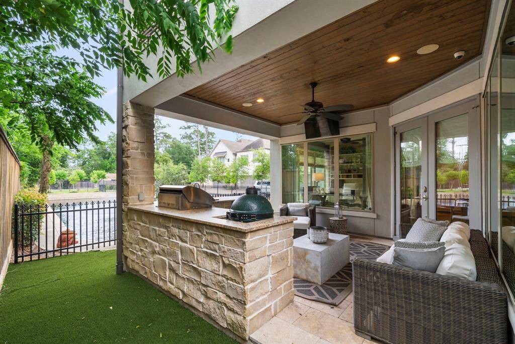 CUSTOM OUTDOOR KITCHEN - Thoughtfully designed for both relaxation and entertaining!