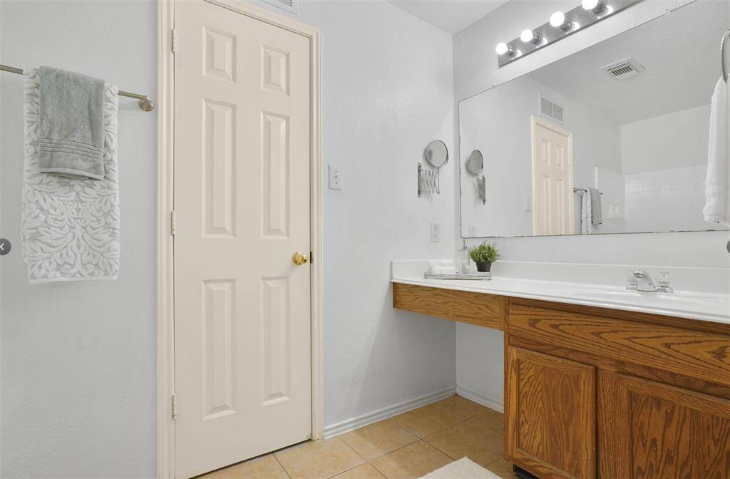 Primary Bath With Tub/shower