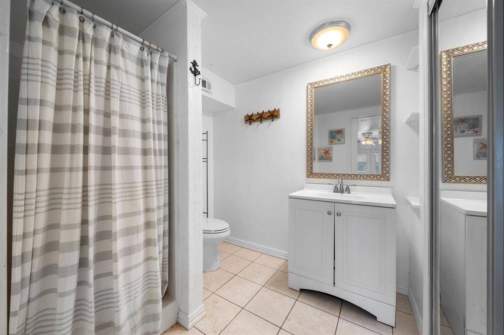 Full downstairs bathroom