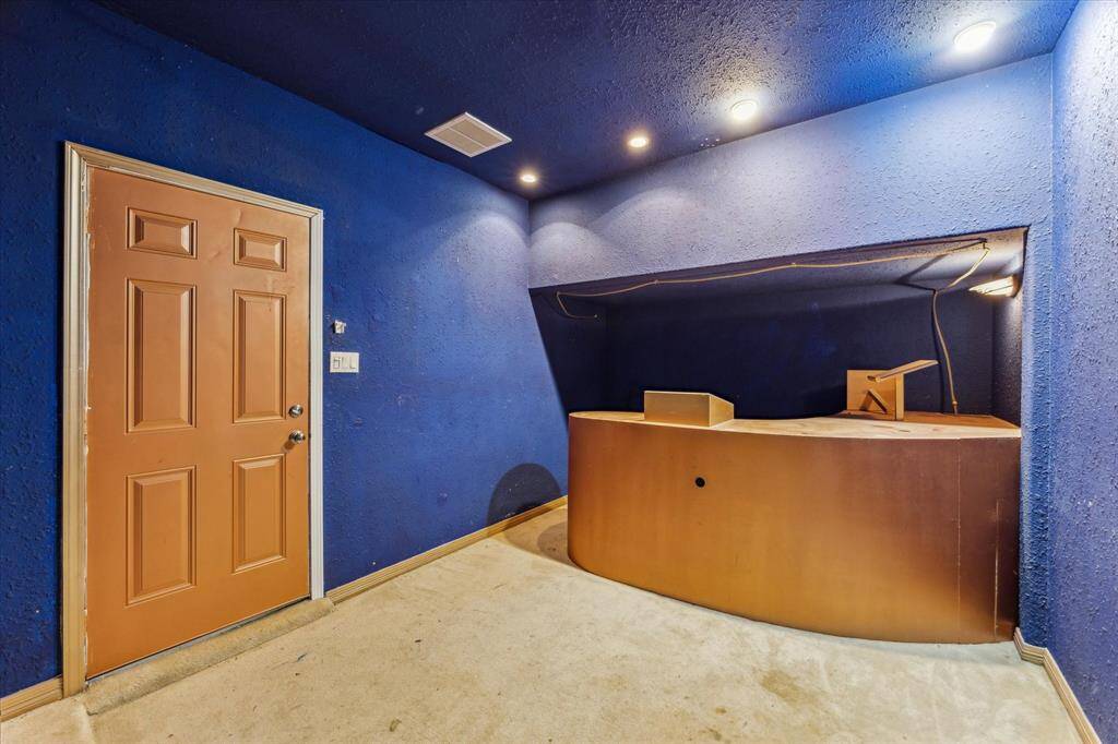 3rd garage made as entertainment toom