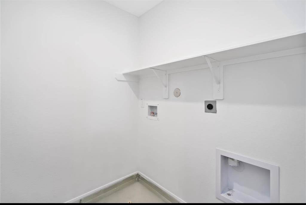 WASHER/DRYER CONNECTIONS