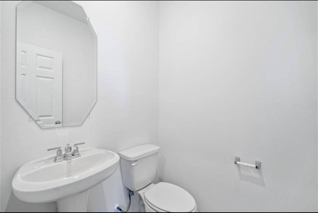 HALF BATH 1ST FLOOR