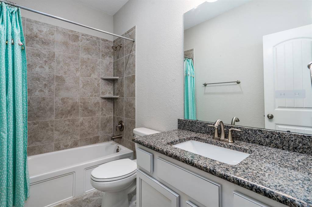 Second full bath upstairs.