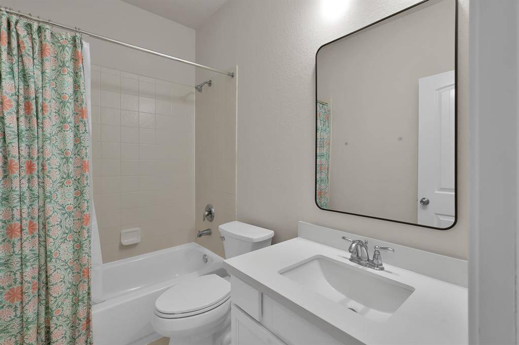 Reverse view of bedroom 3.
