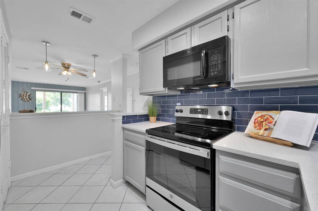 This condo has a great layout.