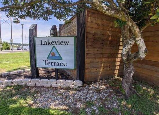 The entrance to Lakeview Terrace is near the April Sound boat ramp.