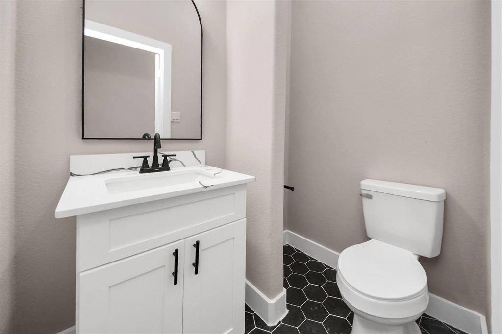 1/2 bathroom