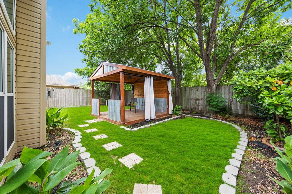 Side exit to backyard