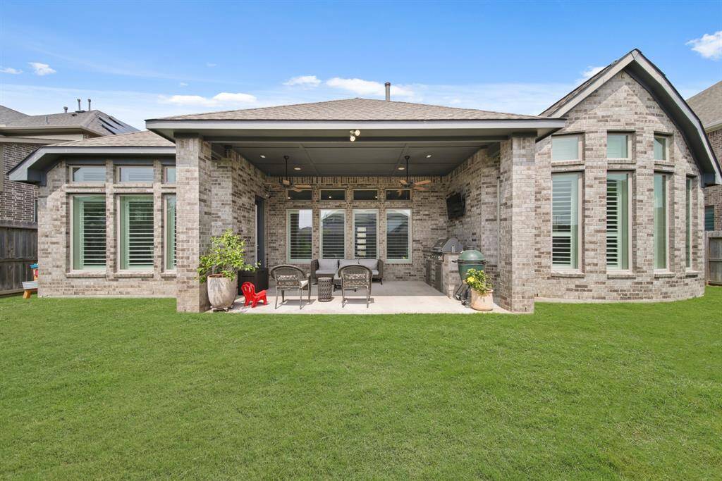 Enjoy uninterrupted power and total peace of mind with a Generac whole-home generator.