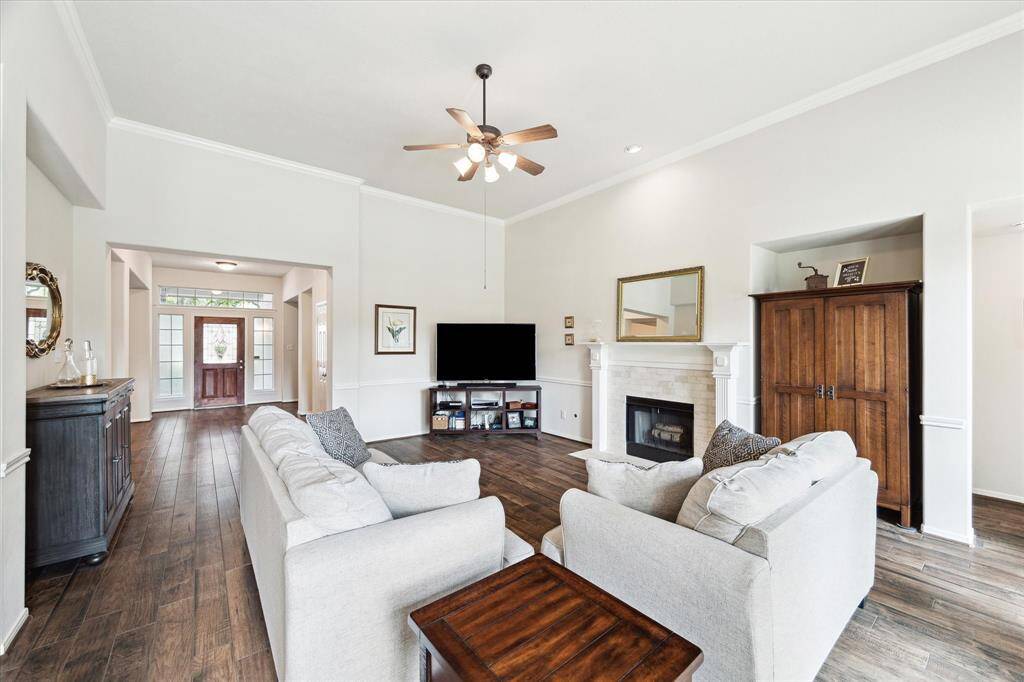 Grab your favorite drink, pick a spot by the fire, and relax. It’s the perfect place to unwind after a hard day, catch up on a good book, or ease into long lazy weekend.