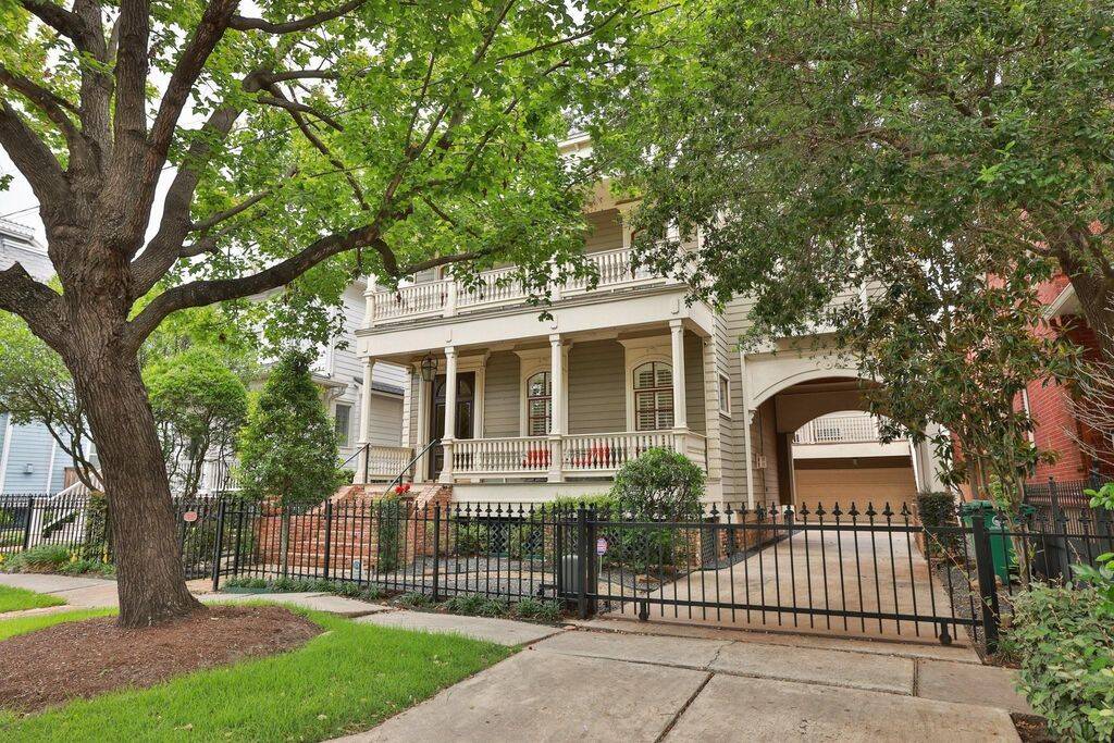 Last look at 1132 Oxford! Zoned to Harvard Elementary! Come see it today!