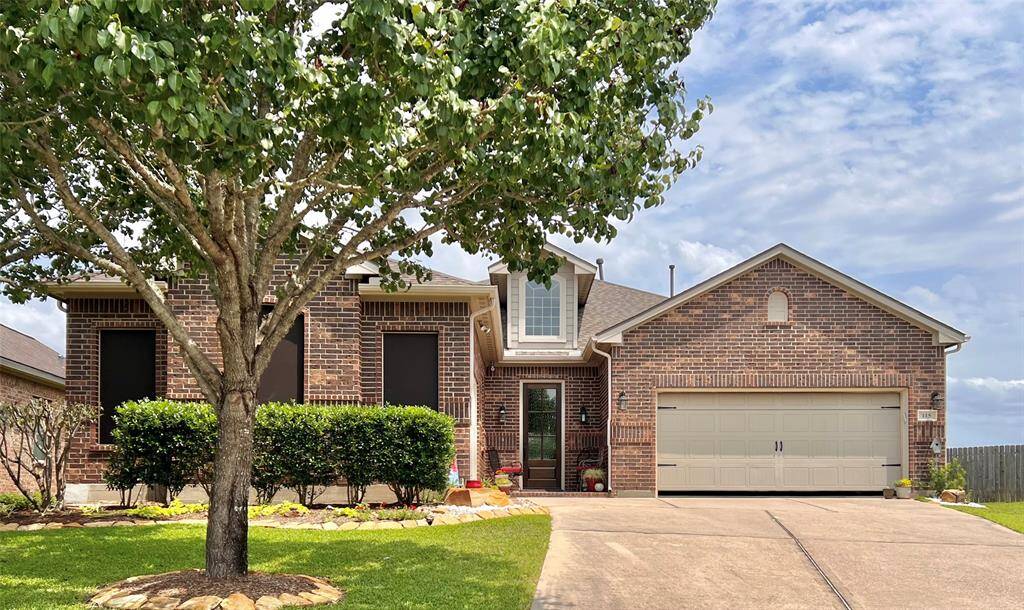 INTRODUCING 115 CARRIAGE CT, MAGNOLIA, TEXASWELCOME HOME!