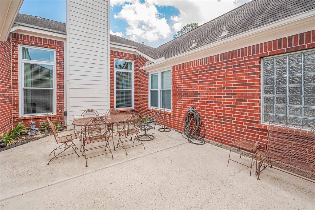 Lovely outdoor patio space