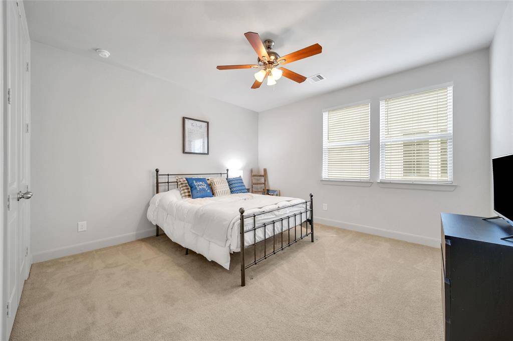 Secondary bedroom