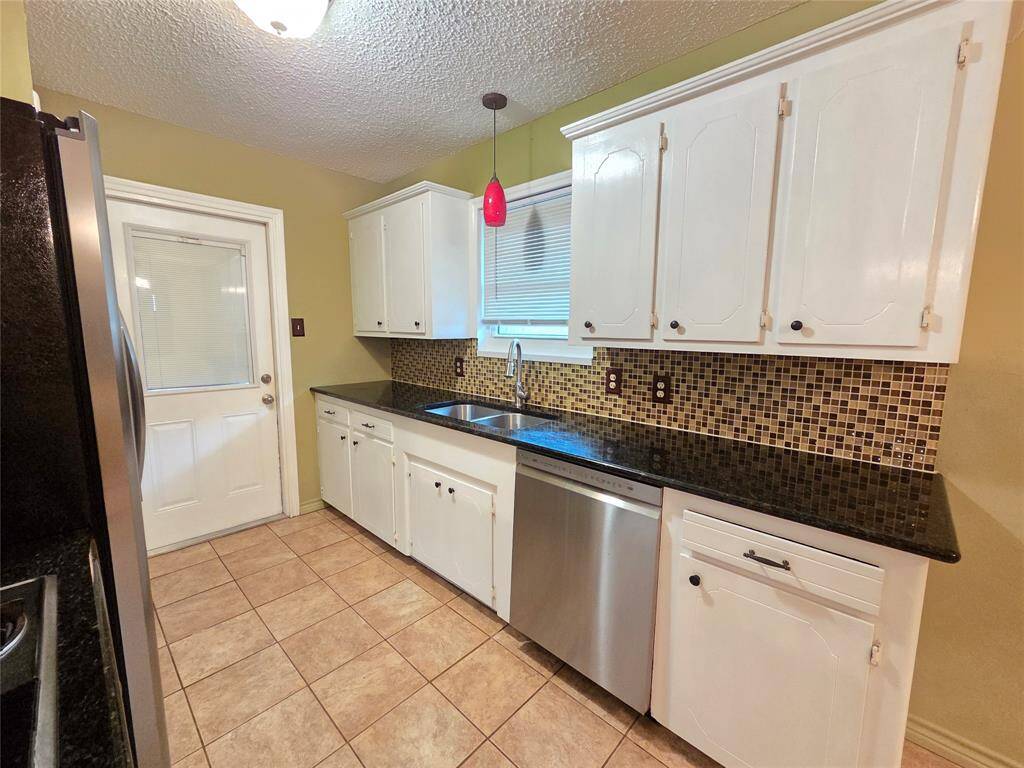 Granite Countertops!
