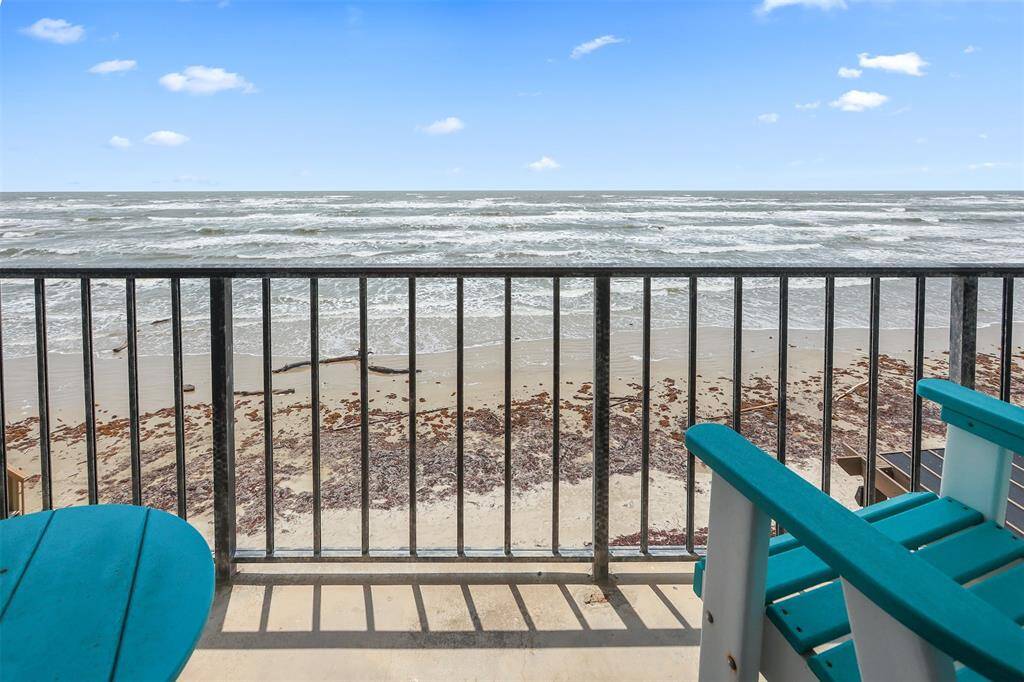 Your balcony with fabulous views.