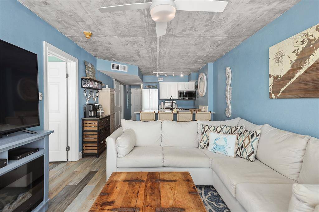 The open concept is great for entertaining family and friends.