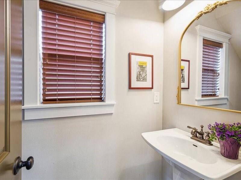 Elegant little powder room.