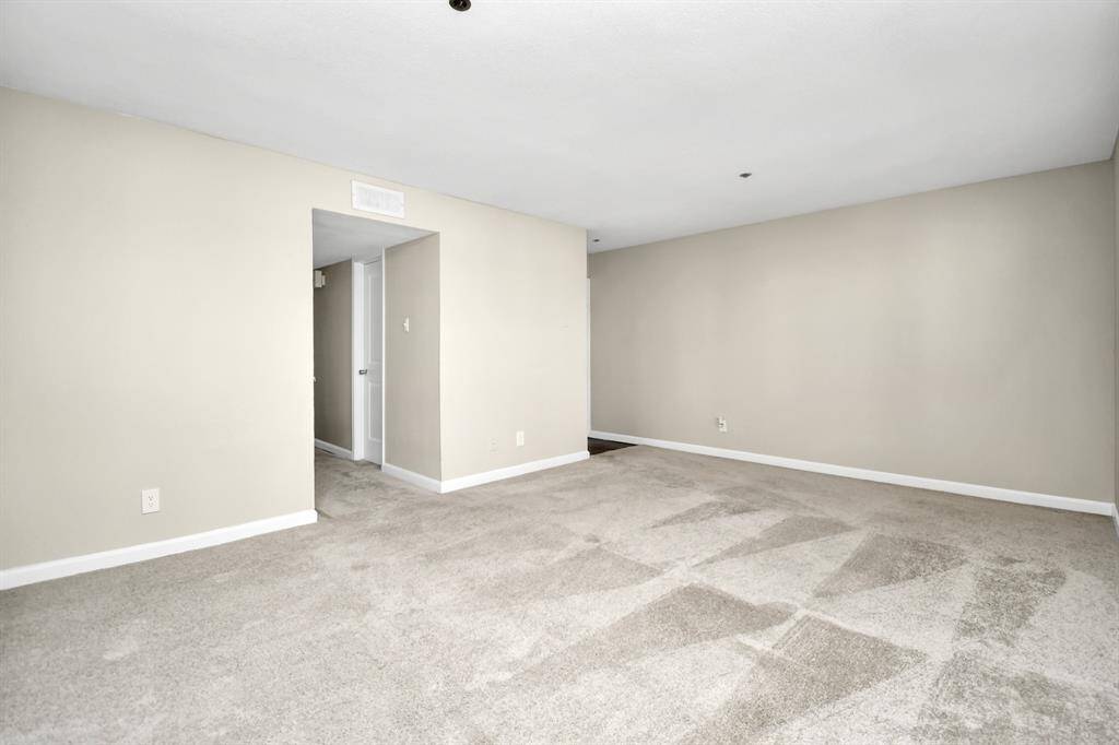 Photos displayed may be of similar apartments or floor plans featuring the same finishes