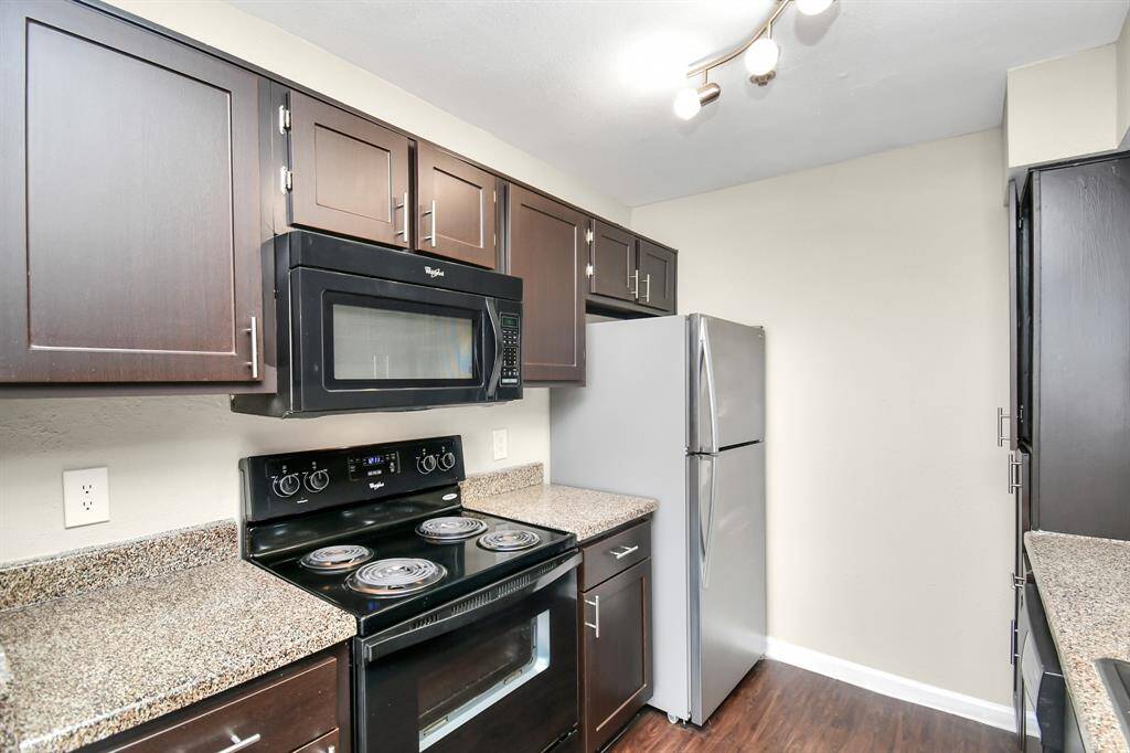 Photos displayed may be of similar apartments or floor plans featuring the same finishes