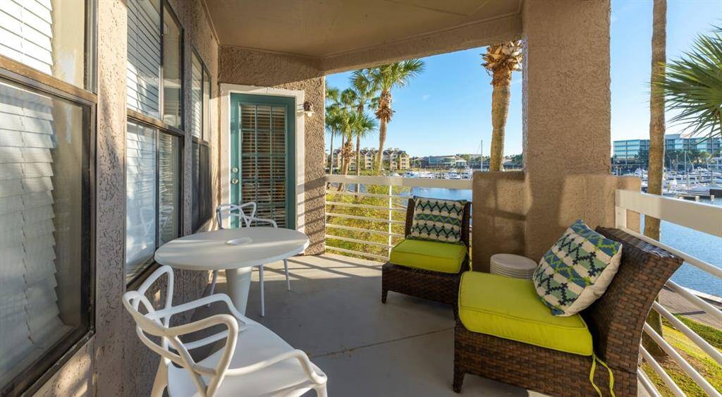 Photos displayed may be of similar apartments or floor plans featuring the same finishes