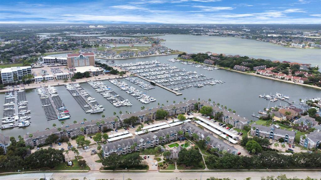 Photos displayed may be of similar apartments or floor plans featuring the same finishes