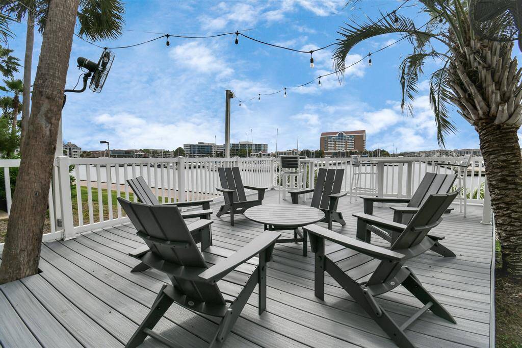 Photos displayed may be of similar apartments or floor plans featuring the same finishes