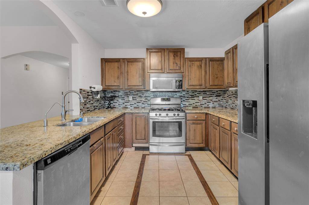 Spacious Kitchen Storage