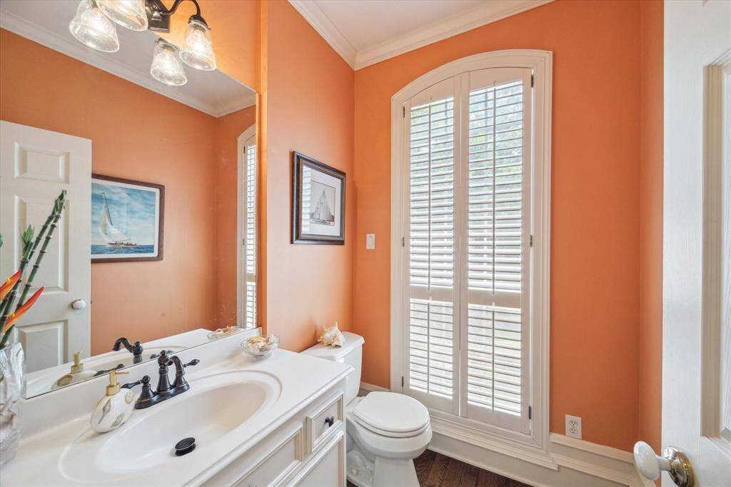 1 of 2 half baths.