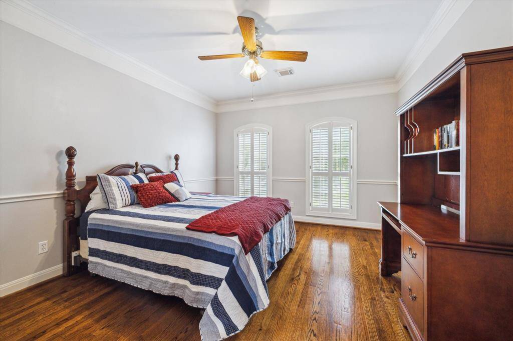 4th bedroom with private ensuite bathroom and another walk in closet!