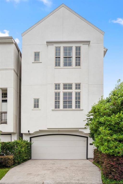 Your dream home awaits – stylish, spacious, and in an unbeatable location!