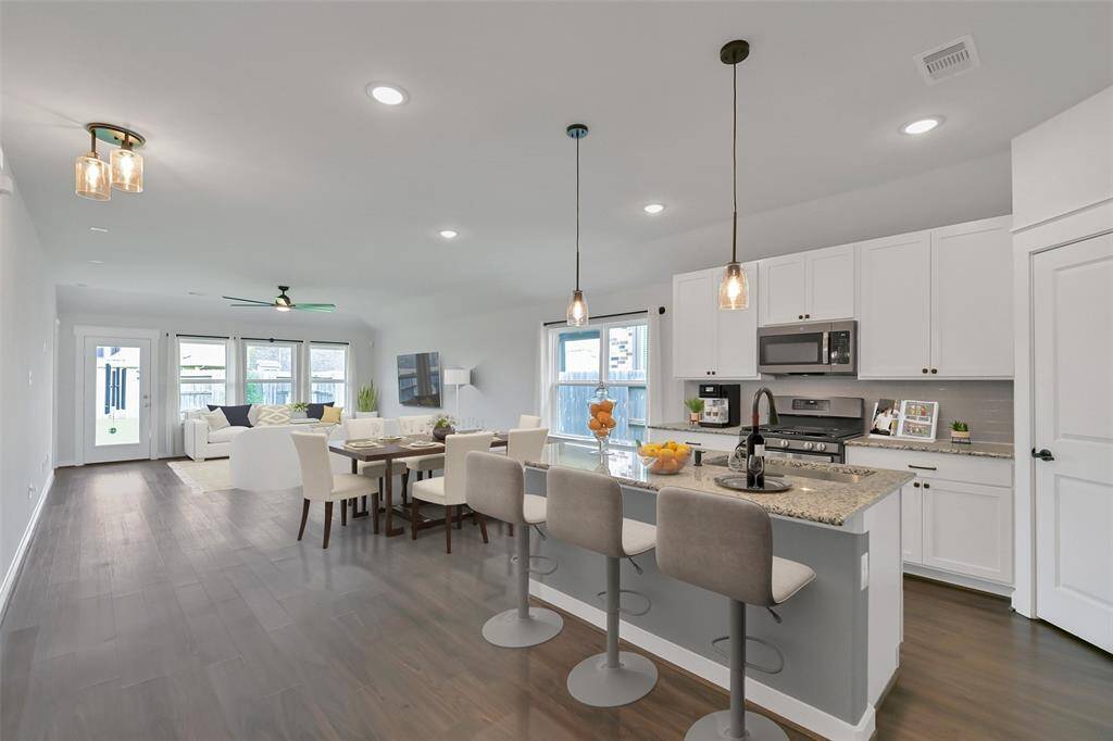 Excellent floorplan perfect for entertaining. Virtually staged for reference.