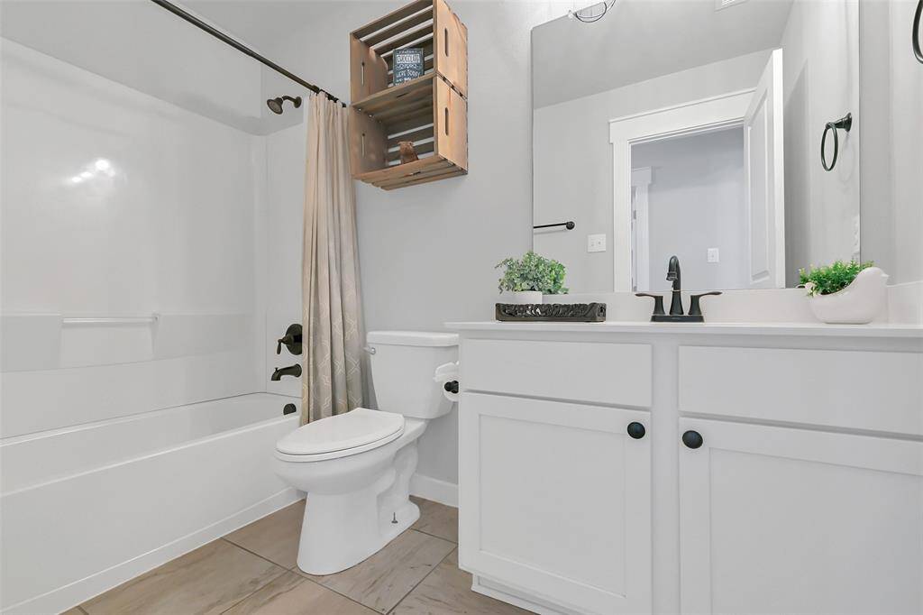 Secondary bathroom