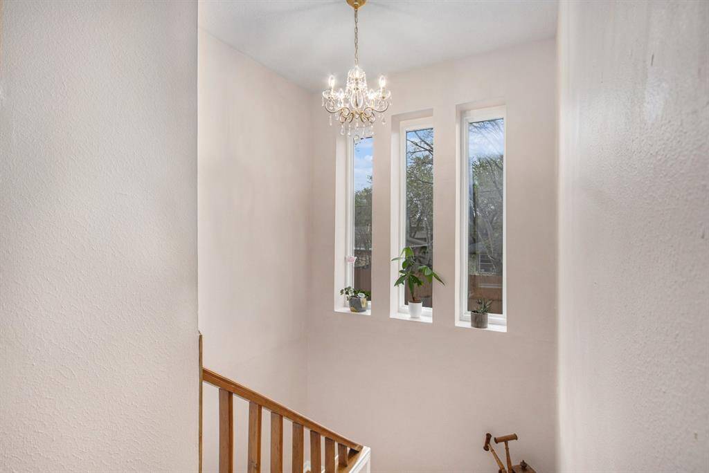 As you climb the Bamboo stairs to the second floor you'll find 3 long vertical window on the staircase landing that gives the home a bright airy feeling.