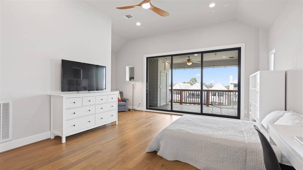 Guest bedroom 4rd floor