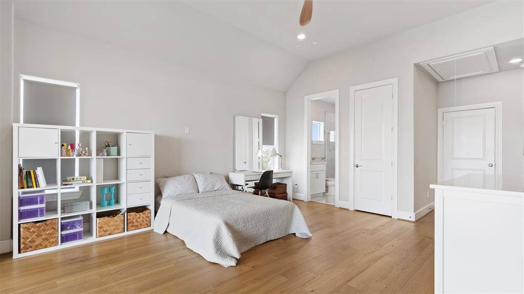 Guest bedroom 4rd floor