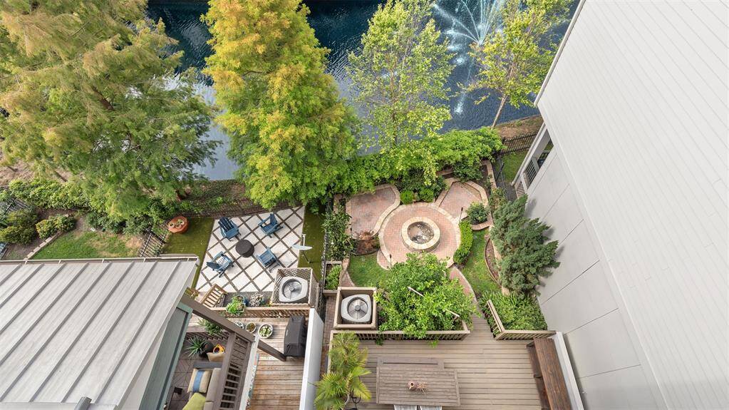 4th floor Balcony