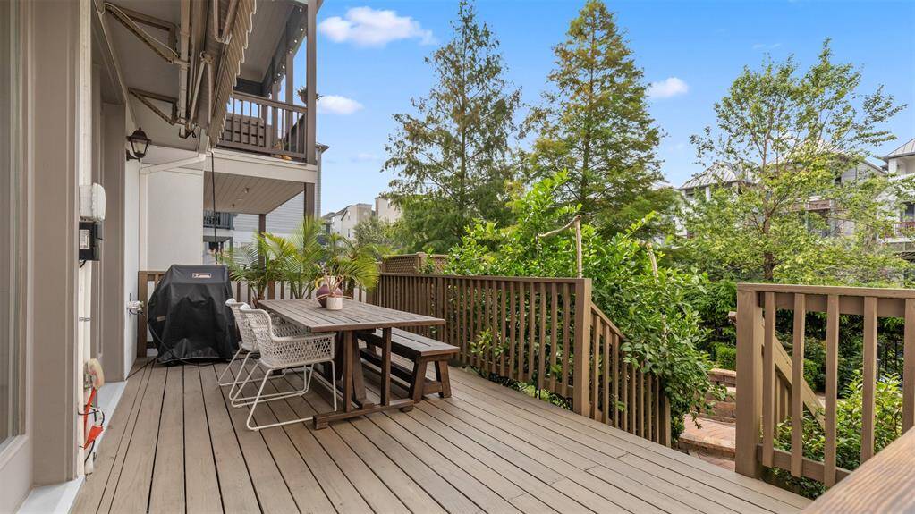 1st floor Patio