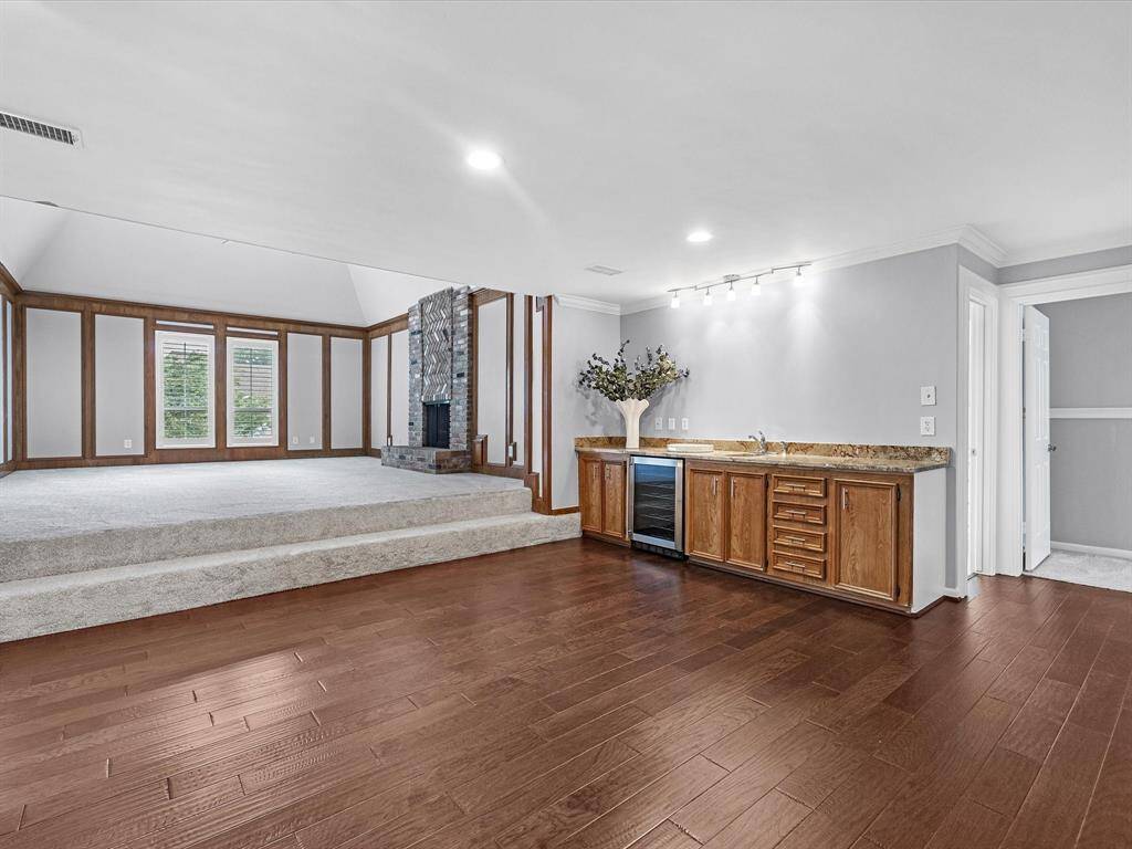 Just off the Family Room is a Wet Bar for popcorn, snacks or sports nights!