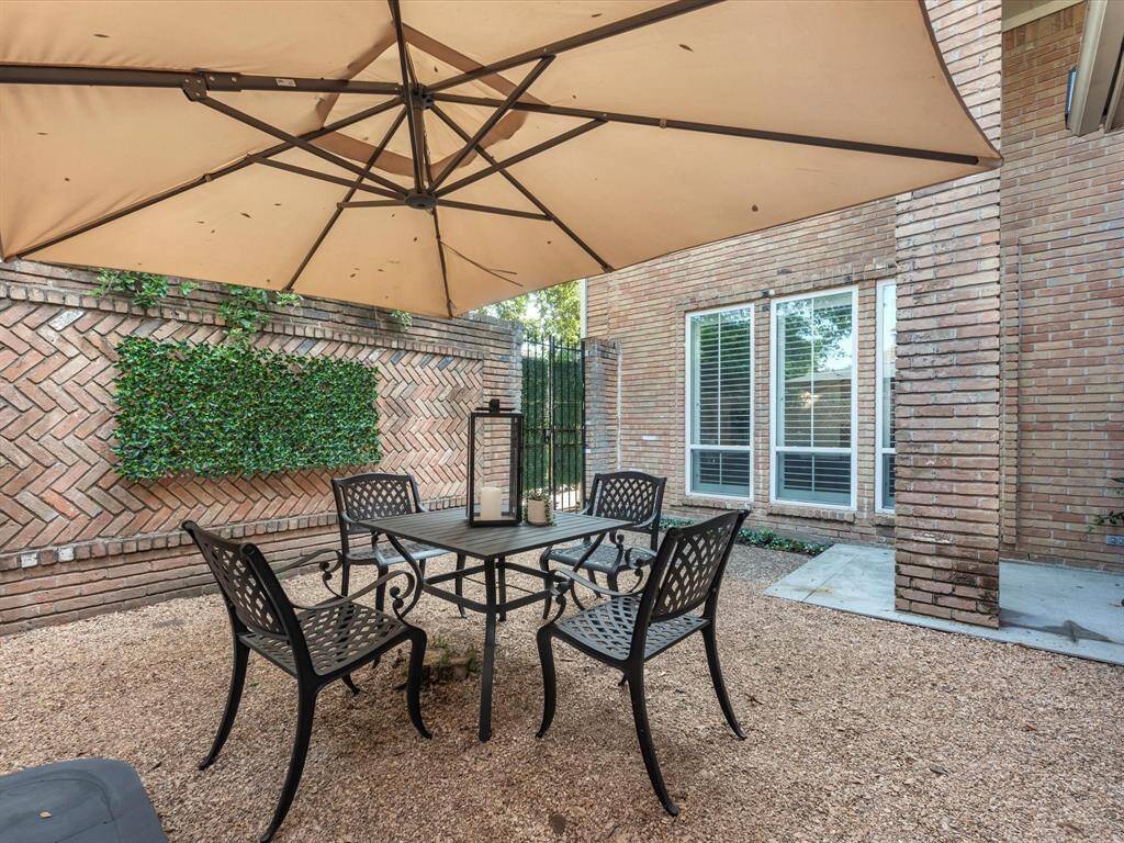 Front Courtyard.